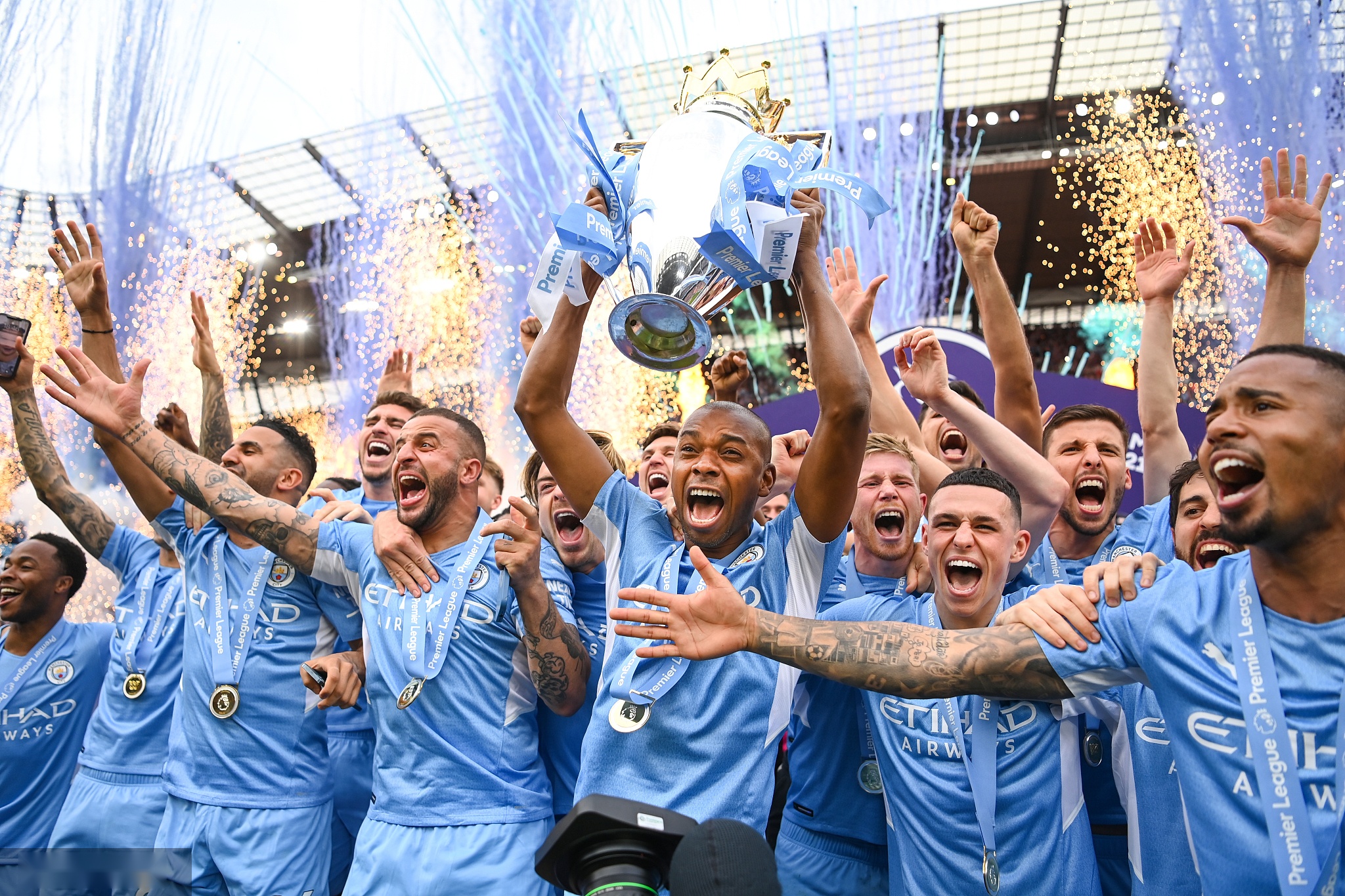 他在过去两 他在过去两